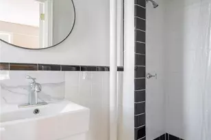 86-10 34th Ave, Jackson Heights, NY 11372 - Photo 9