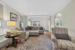 4218 Herkimer Pl, Bronx, NY 10470 - Photo 9