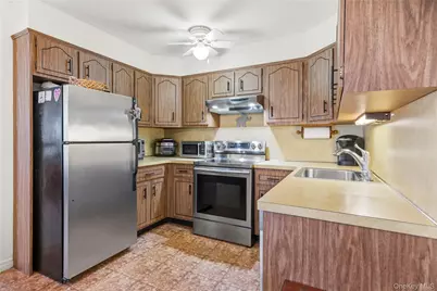 4 Birch Place, Glen Cove, NY 11542 - Photo 11