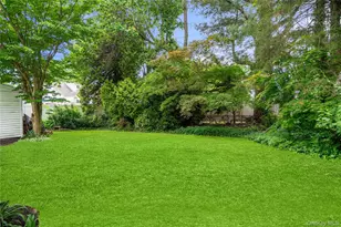 4 Birch Pl, Glen Cove, NY 11542 - Photo 25