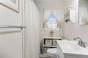 4 Birch Pl, Glen Cove, NY 11542 - Photo 15