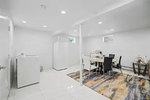 58-16 198th St, Fresh Meadows, NY 11365 - Photo 9