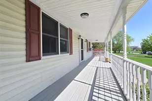 635 Farmveu Rd, Mattituck, NY 11952 - Photo 3