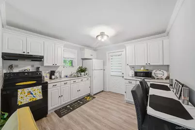 411 Glen Drive, Shirley, NY 11967 - Photo 11
