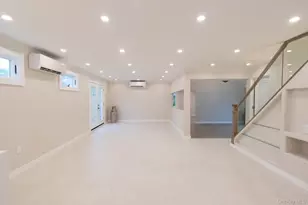 48 Ripple Ln, Levittown, NY 11756 - Photo 5