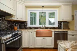 56 Florence Ave, Fishkill, NY 12524 - Photo 5