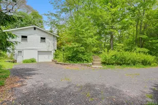 34 Julie Dr, Hopewell Junction, NY 12533 - Photo 3