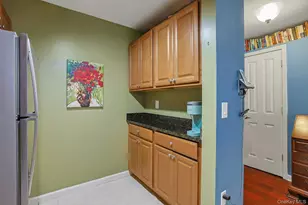 1310 Round Pointe Dr, Haverstraw, NY 10927 - Photo 15