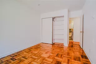 20 Canterbury Rd, Great Neck, NY 11021 - Photo 21