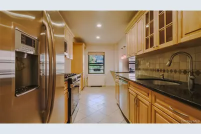 20 Canterbury Road #1P, Great Neck, NY 11021 - Photo 9