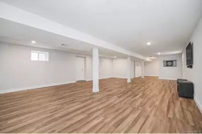 172 Mac Gregor Street, New York, NY 10309 - Photo 11