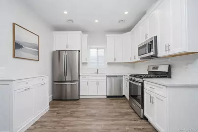 172 Mac Gregor Street, New York, NY 10309 - Photo 9
