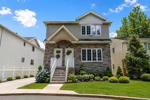 172 Mac Gregor St, New York, NY 10309 - Photo 1