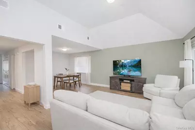 172 Mac Gregor Street, New York, NY 10309 - Photo 5