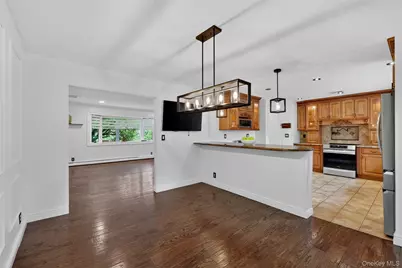 585 Bedford Road, Pleasantville, NY 10570 - Photo 13