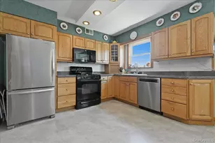6369 Douglaston Pkwy, Douglaston, NY 11362 - Photo 9
