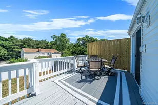 7 Berkeley Ave, Selden, NY 11784 - Photo 27