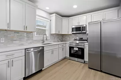 890 Kings Parkway, Baldwin, NY 11510 - Photo 7