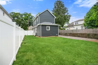 890 Kings Parkway, Baldwin, NY 11510 - Photo 17