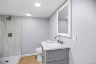 890 Kings Pkwy, Baldwin, NY 11510 - Photo 15