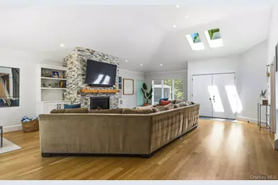 3 Heiko Court, Northport, NY 11768 - Photo 9