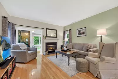 31 Bridgewater Way, Poughkeepsie, NY 12601 - Photo 3