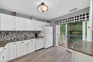 31 Bridgewater Way, Poughkeepsie, NY 12601 - Photo 9