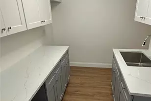 131-11 Kew Gardens Rd, Richmond Hill, NY 11418 - Photo 17