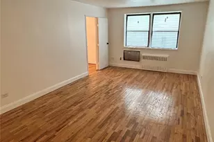 131-11 Kew Gardens Rd, Richmond Hill, NY 11418 - Photo 5