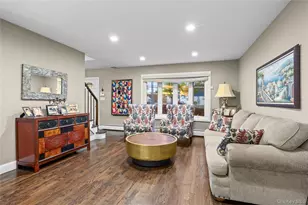 39 Pal St, Plainview, NY 11803 - Photo 5