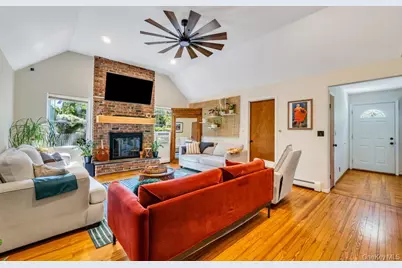 18 Richmond Hill Road, Sound Beach, NY 11789 - Photo 11
