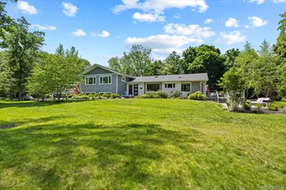 125 Hicks Lane, Great Neck, NY 11024 - Photo 25