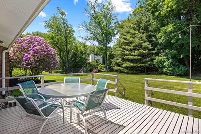 125 Hicks Lane, Great Neck, NY 11024 - Photo 31