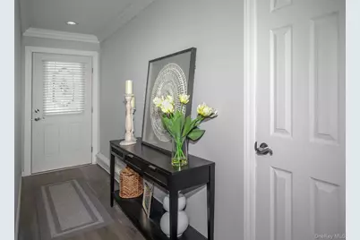 2 Victorian Court #146, Holtsville, NY 11742 - Photo 3
