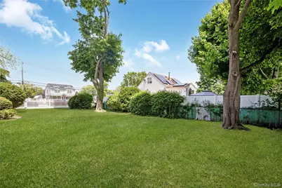 517 Herzel Boulevard, West Babylon, NY 11704 - Photo 25
