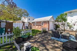 2015 Freeman Ave, East Meadow, NY 11554 - Photo 25