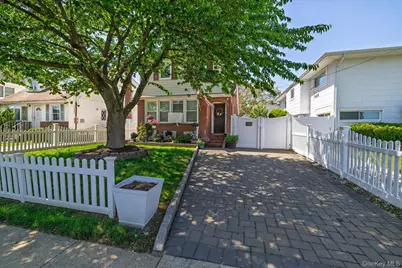 2015 Freeman Avenue, East Meadow, NY 11554 - Photo 5
