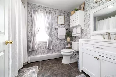 2015 Freeman Avenue, East Meadow, NY 11554 - Photo 17