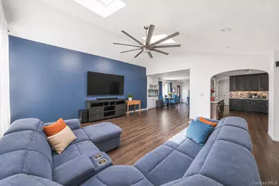 449 Chelsea Avenue, West Babylon, NY 11704 - Photo 5