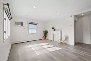 23 Vista Ln, Levittown, NY 11756 - Photo 5