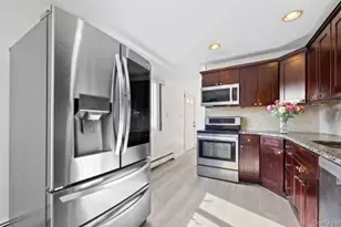 23 Vista Ln, Levittown, NY 11756 - Photo 9