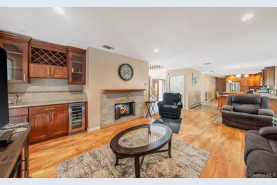 6 Sachem Court, Farmingville, NY 11738 - Photo 5