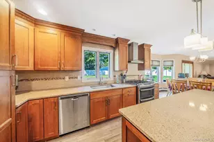 6 Sachem Ct, Farmingville, NY 11738 - Photo 11