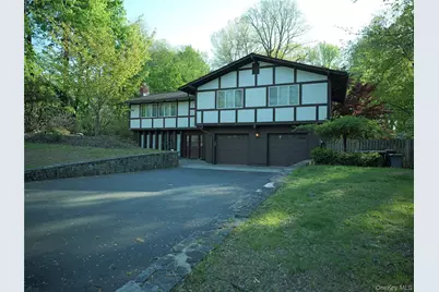 31 Dawn Lane, Suffern, NY 10901 - Photo 1