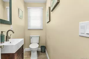 2 Vermont St, Lindenhurst, NY 11757 - Photo 13