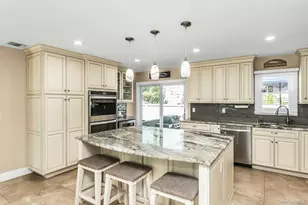 2 Vermont St, Lindenhurst, NY 11757 - Photo 7