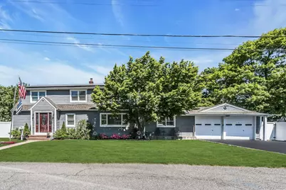 2 Vermont Street, Lindenhurst, NY 11757 - Photo 1