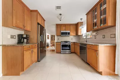 47 Jordan Drive, Medford, NY 11763 - Photo 9