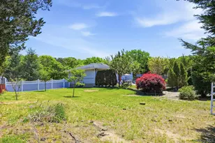 1072 Connetquot Ave, Central Islip, NY 11722 - Photo 33