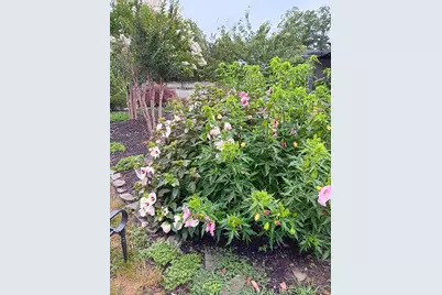 1072 Connetquot Avenue, Central Islip, NY 11722 - Photo 37